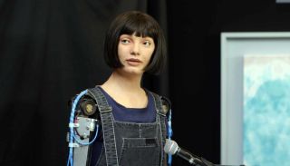 Mise en vente du premier portrait peint par un robot grace à l'IA